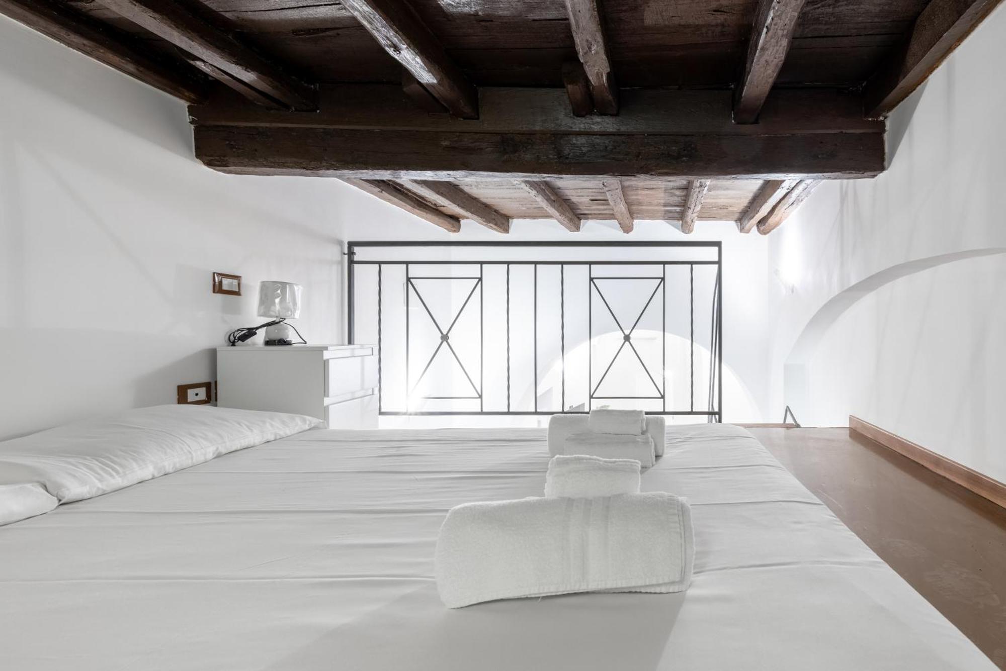 Lovely Studio Apartment - Capocci Róma Kültér fotó