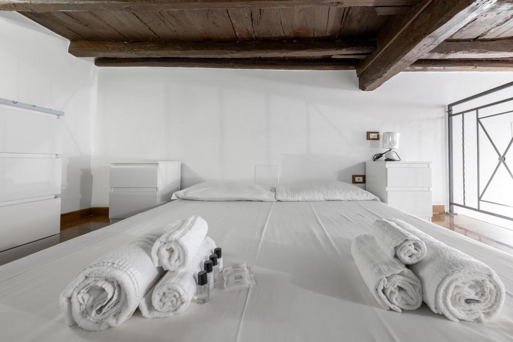 Lovely Studio Apartment - Capocci Róma Kültér fotó